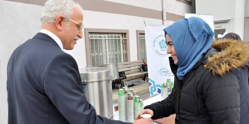 Diş Hekimliği Fakültemizde Salep ikramı yapıldı