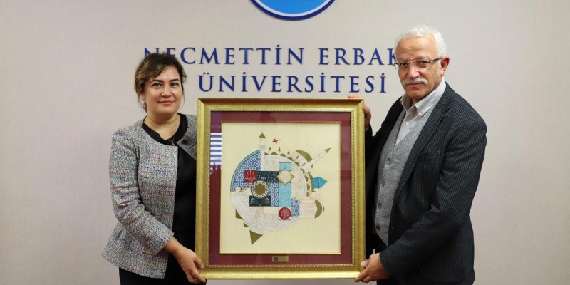 Türkiye Ulusal Ajansı İletişim Daire Başkanı Dr. Rana Kasapoğlu Önder, Rektörümüz Prof. Dr. Cem Zorlu'yu Makamında Ziyaret Etti!