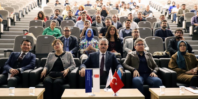 Türkiye Ulusal Ajansı İş birliğiyle "Yıldızlar Ligi: Erasmus+ Merkezi Projeler Toplantısı" Üniversitemizde Gerçekleşti