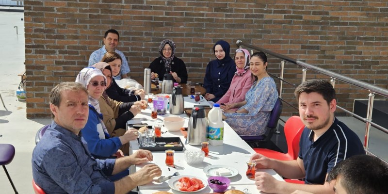 Güzel Sanatlar ve Mimarlık Fakültesi Personeli Kahvaltıda Buluştu