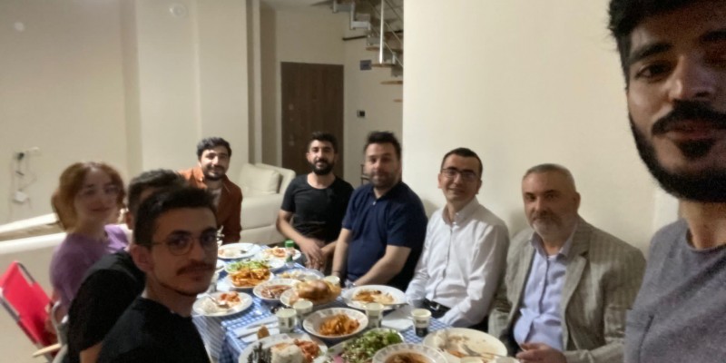 Öğrencilerimiz ve hocalarımız iftar yemeğinde bir araya geldi