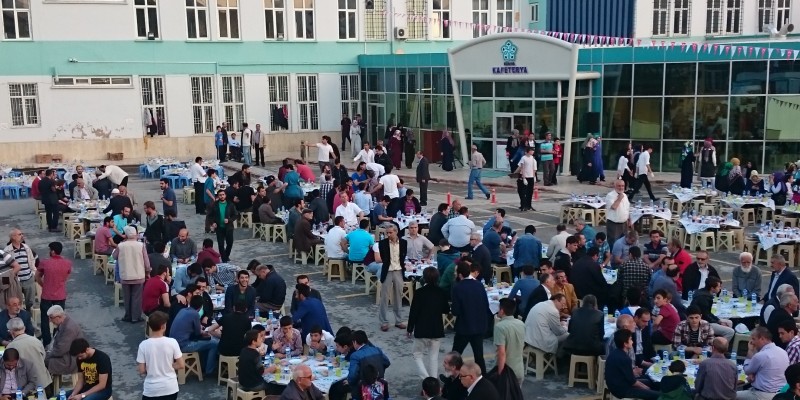 Fakülte Öğrencileri ve Personeli Geleneksel İftarda Buluştu