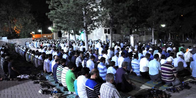 Gök Kubbe Altında İlahiyat Ramazan Geceleri