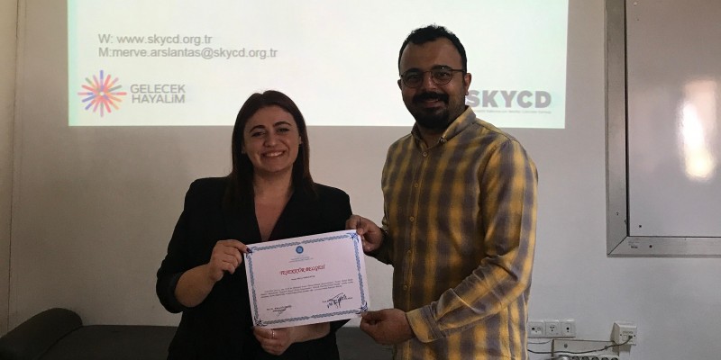 Doç. Dr. Hasan H. Tekin'in moderatörlüğünde yapılan "Sosyal Hizmet Klinik Günleri - Gençlerle Sosyal Hizmet Uygulamaları Gelecek Hayalim Projesi Örneği" semineri