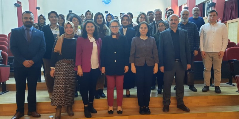 Akademik Kurul Toplantısı Dekanımız Prof. Dr. Neslihan Durmuşoğlu Saltalı Başkanlığında  Yapıldı