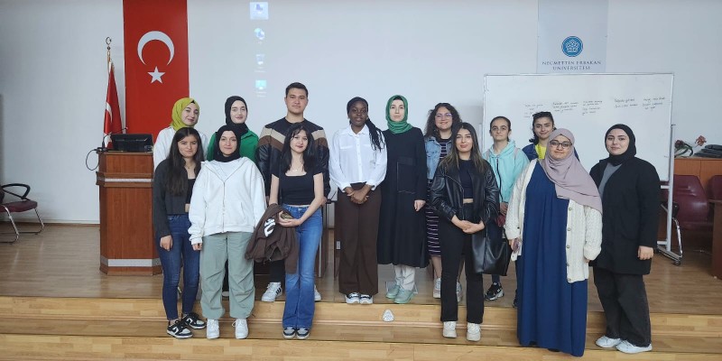 Dr. Öğr. Üyesi Lütfiye Tekpınar’ın moderatörlüğünde düzenlenen "Benin Cumhuriyetinde Sağlık Yönetimi" semineri