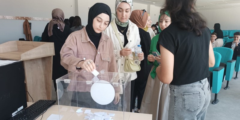 Sağlık Yönetimi Bölümü, 1. Sınıf temsilci öğrenci seçimi yapıldı.