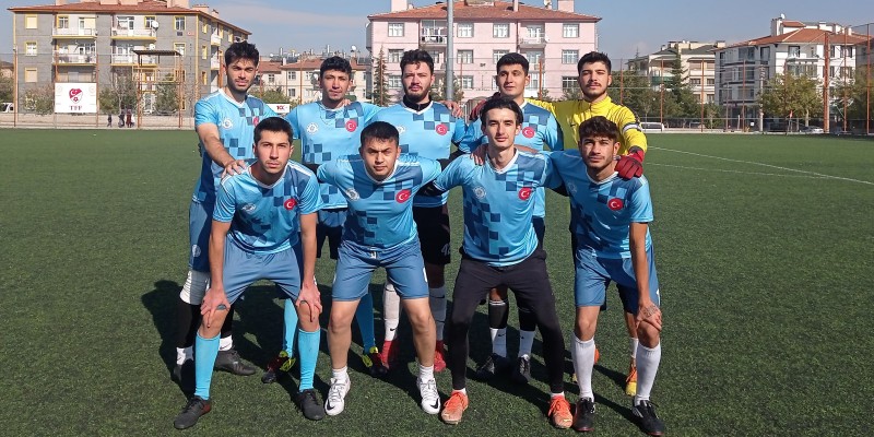 Fakültemiz Erkek Futbol Takımı "SBBF Gücü" Takımını 2-0 Mağlup Ederek Yarı Final Turuna Yükselmiştir