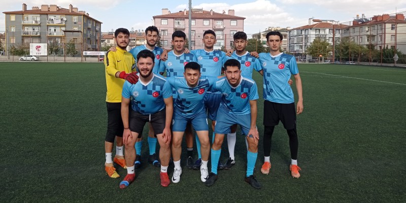 Fakültemiz Erkek Futbol Takımı Turan Fk. Takımını 3-0 Mağlup Ederek Bir Üst Tura Yükselmiştir