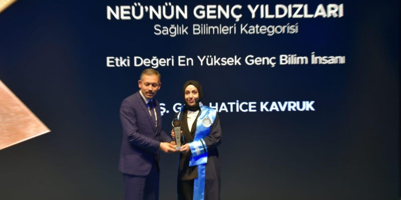 Arş. Gör. Hatice Kavruk NEÜ Akademi Ödüllerinde “Etki Değeri En Yüksek Genç Bilim İnsanı” Seçilmiştir