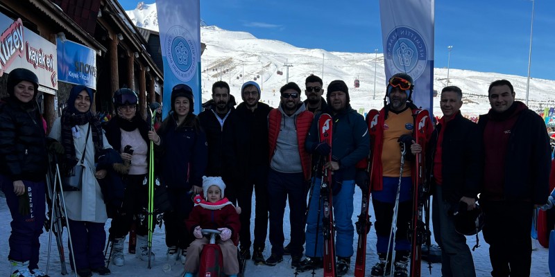 Başkanlığımızca Düzenlenen Kayseri Kayak Etkinliğinde Akademik ve İdari Personelimiz Bir Araya Geidl