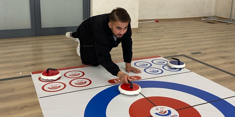 Başkanlığımızca Üniversitemiz Öğrencilerine Yönelik Olarak Düzenlenen "Floor Curling Turnuvası" Kazananları Belli Oldu