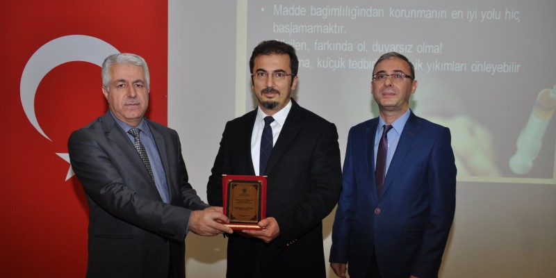 Fakültemizde Madde Bağımlılığı Konferansı