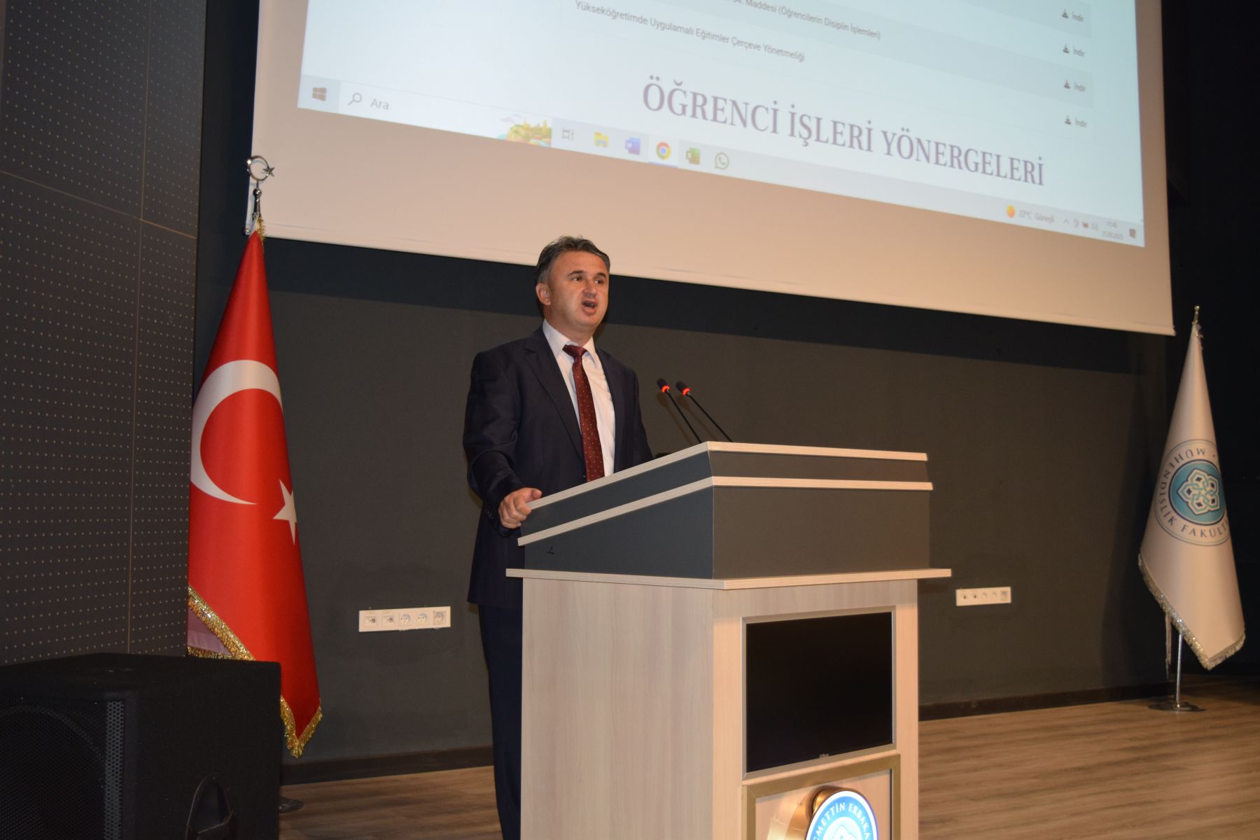 Fakültemiz 1. Sınıf Öğrencilerine Oryantasyon Eğitimi Düzenlendi