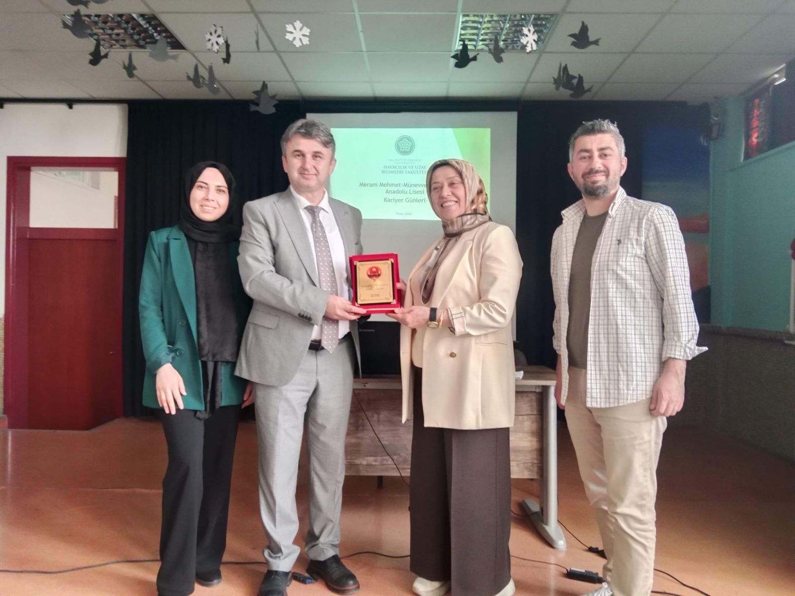 Fakültemiz Mehmet Münevver Kurban Anadolu Lisesi’nde Düzenlenen "Kariyer Günleri"ne Katıldı.
