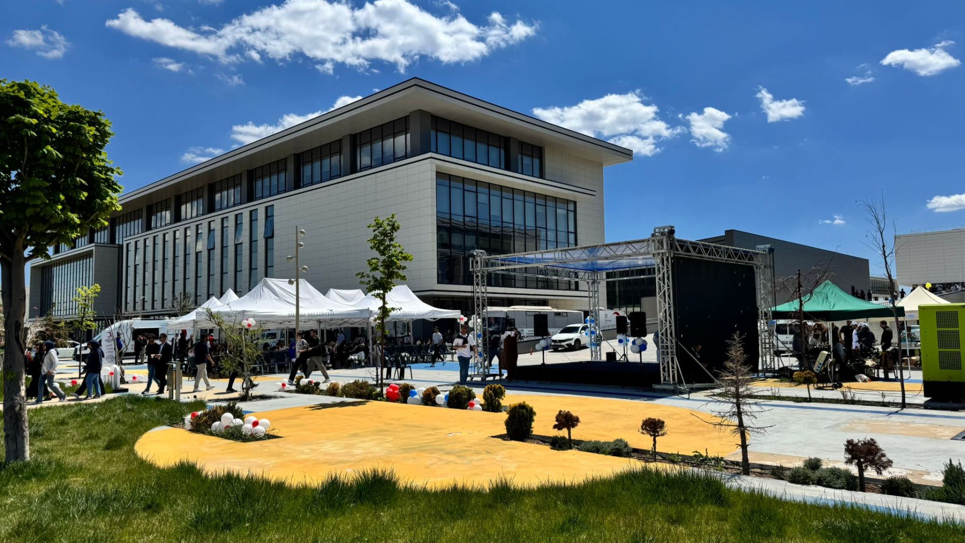 Üniversitemiz Mühendislik Fakültesi tarafından düzenlenen, 2.Gençlik Mühendislik Festivaline Katıldık
