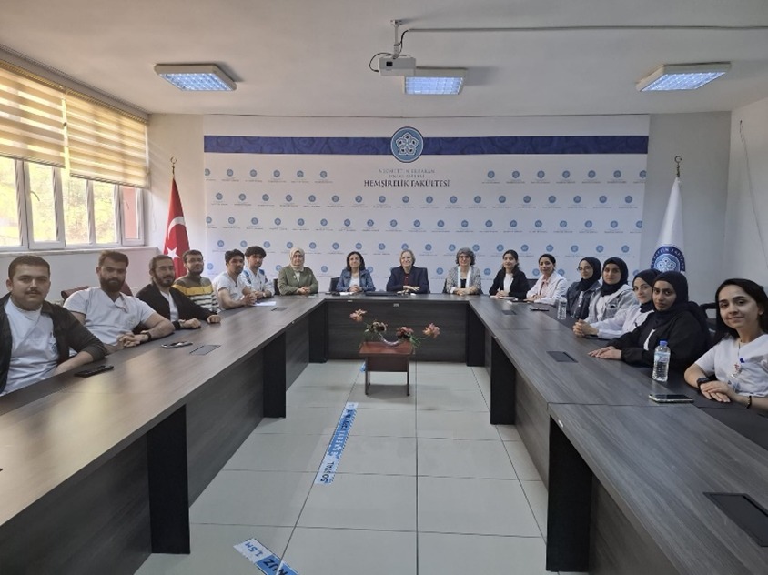 2024-2025 EĞİTİM-ÖĞRETİM YILINDA MEZUN OLACAK YABANCI UYRUKLU ÖĞRENCİLERİMİZLE TOPLANTI
