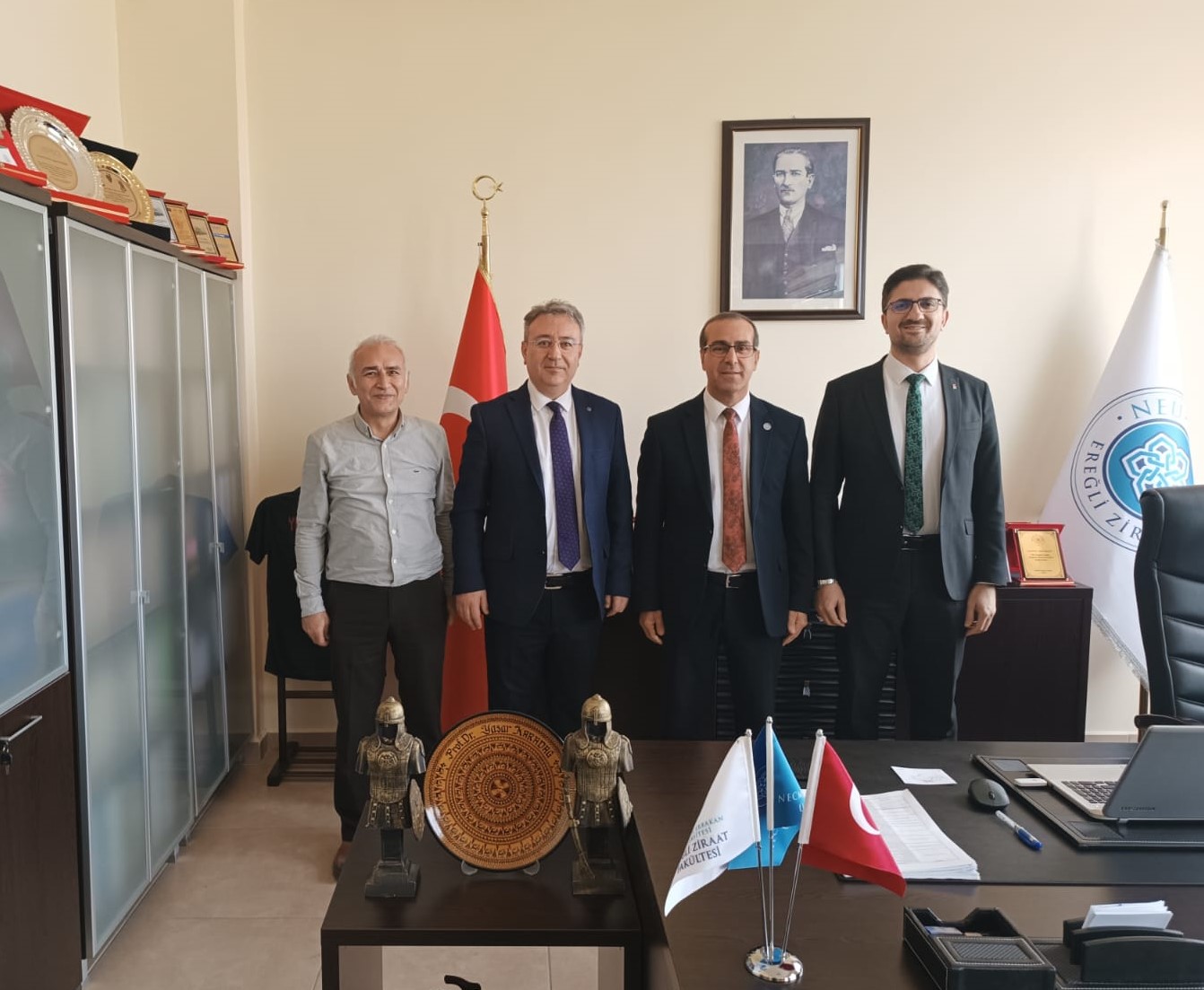 Üniversitemiz Genel Sekreterinden Dekanımıza Ziyaret