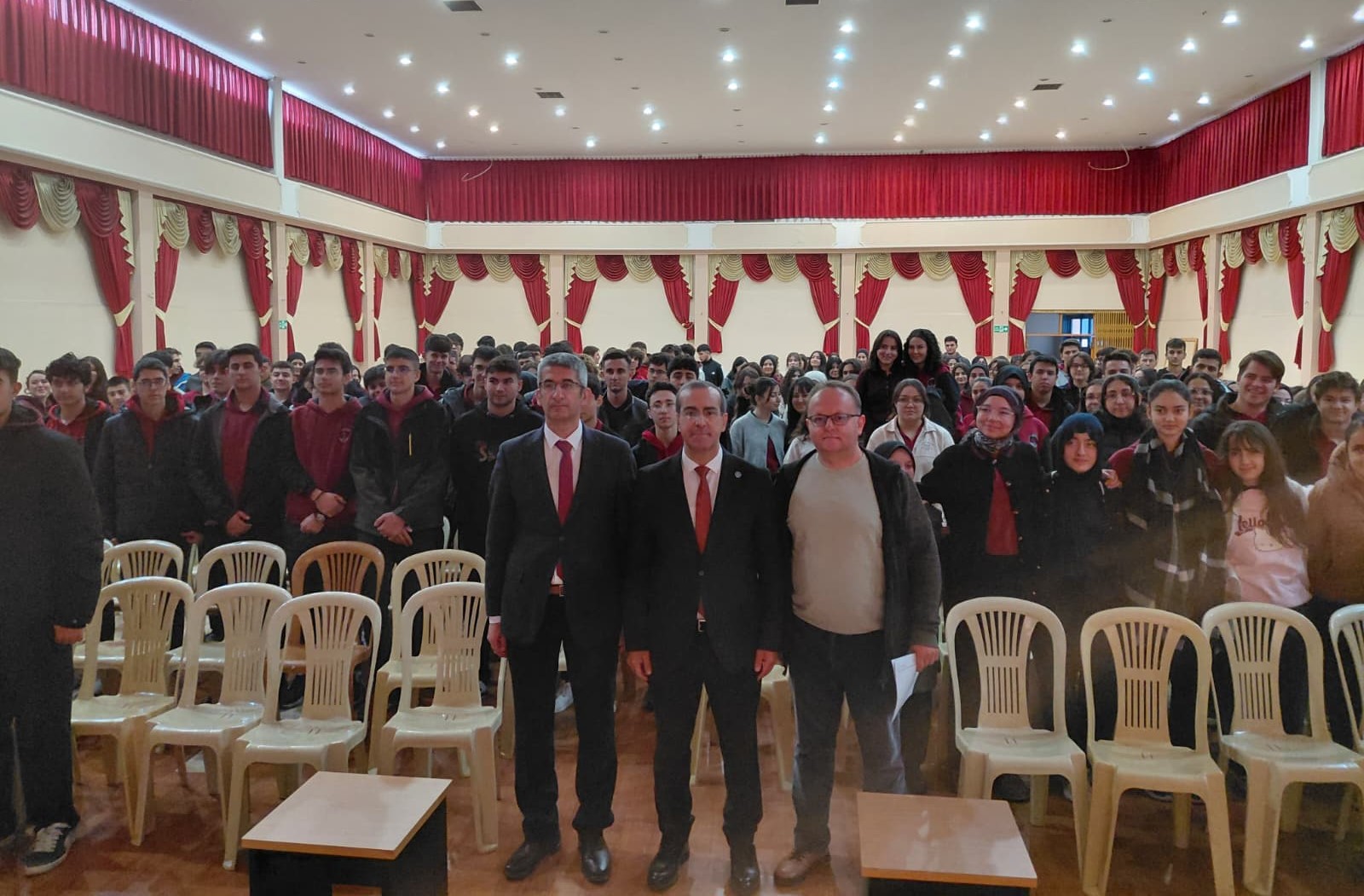 Dekanımız Ereğli Lisesi Öğrencilerine Tarımsal Teknoloji ve Ata Tohumu Konusunda Konferans Verdi.