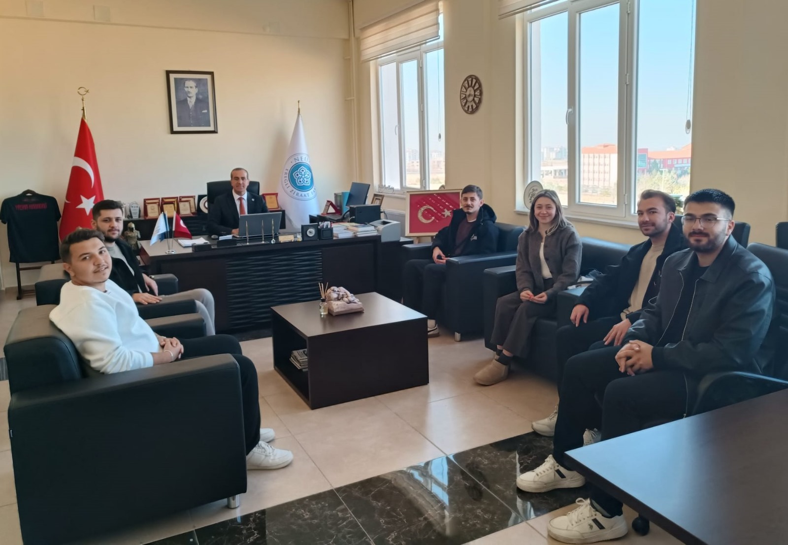 Konya Büyükşehir Belediyesi Gençlik Meclisi Başkanı ve Yönetim Kurulu Üyelerinden Dekanımıza Ziyaret