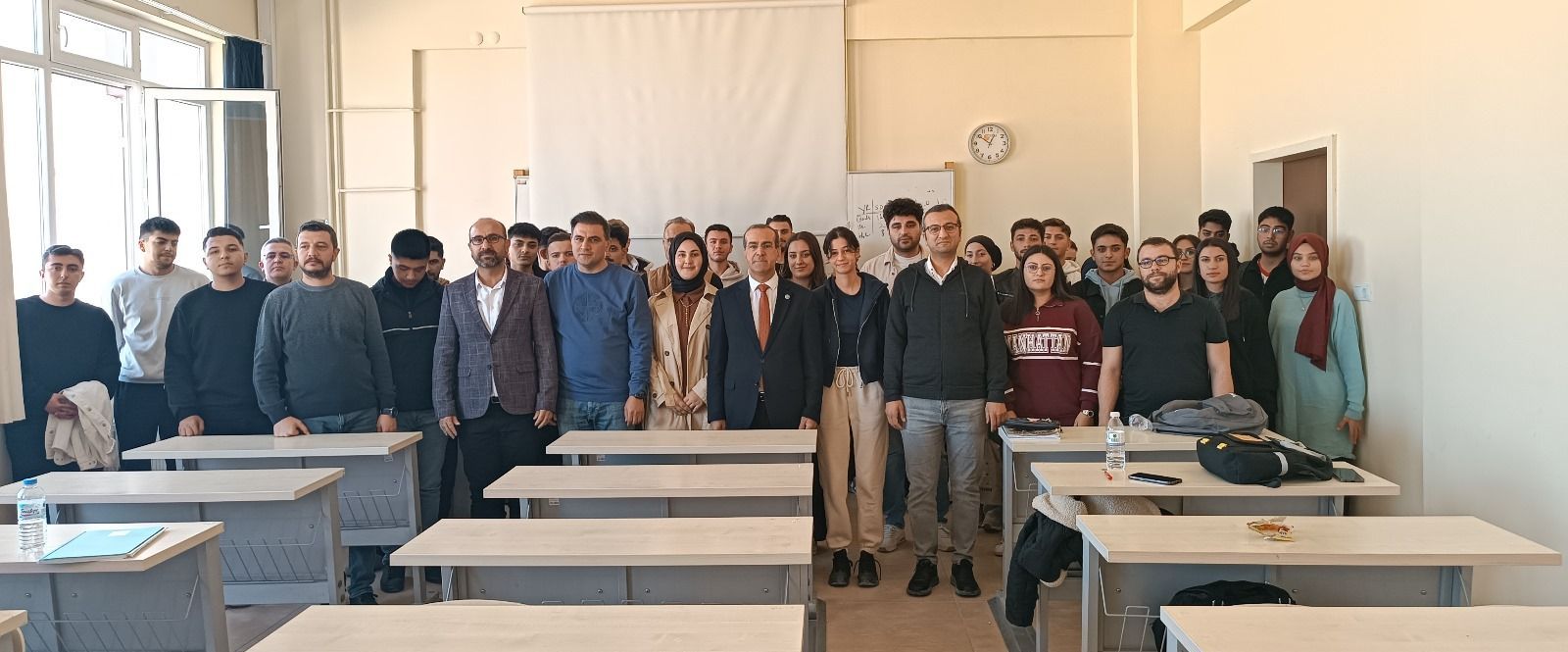 Dekanımız Fakültemiz 1. Sınıf Öğrencilerimizle Tanışma Toplantısı Gerçekleştirdi