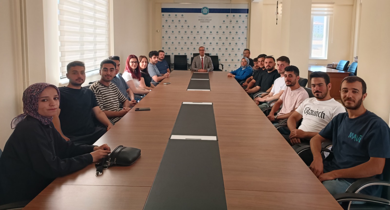 Dekanımız Fakültemiz Stajer Öğrencilerimizle Toplantı Yaptı