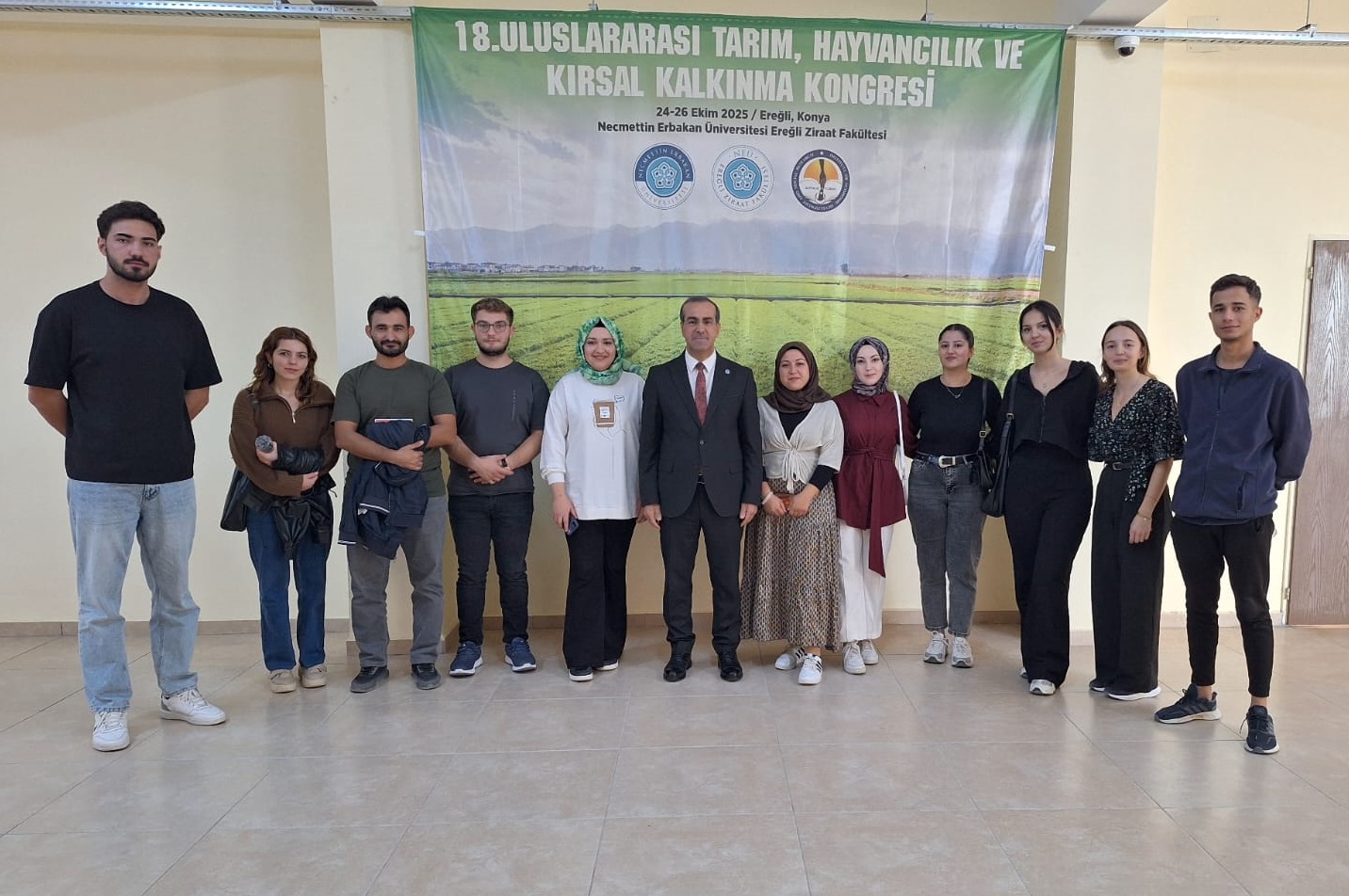 Dekanımız ISPEC 18. Uluslararası Tarım, Hayvancılık ve Kırsal Kalkınma Kongresi Sonrası Kongrede Görev Alan Öğrencilerimizle Bir Araya Geldi
