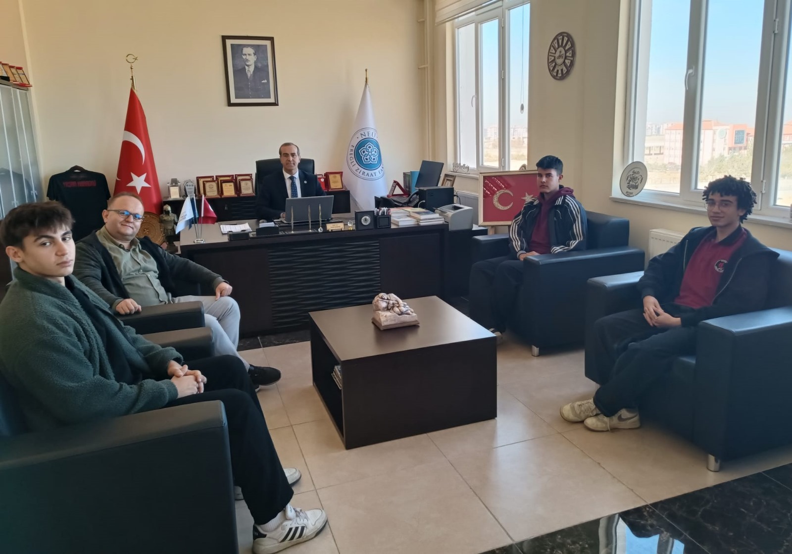 Tübitak Proje Görüşmeleri İçin Ereğli Lisesi Öğretmen ve Öğrencileri Dekanımızı Ziyraet Etti