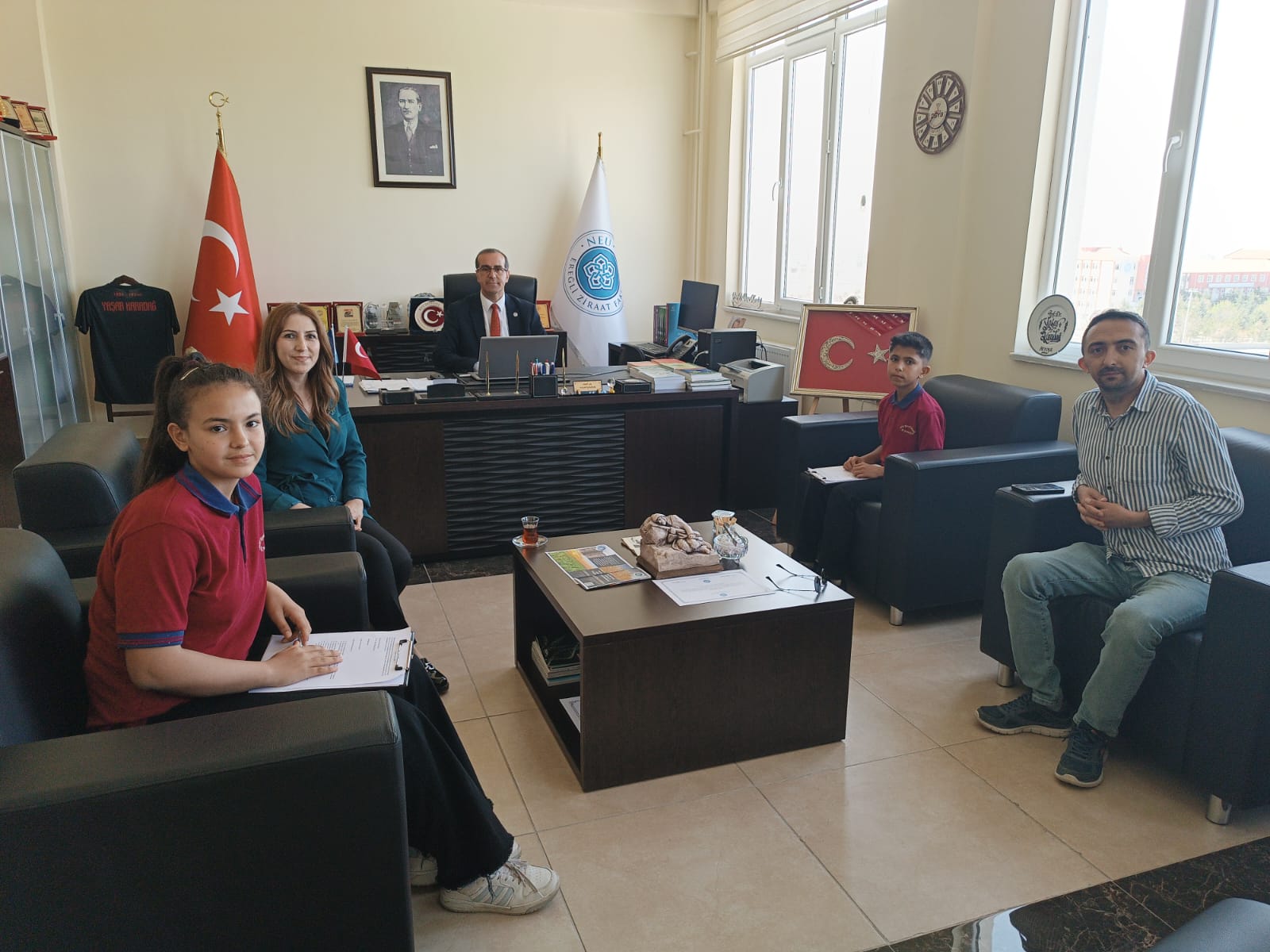 Karapınar Salur Kemal Cantürk Ortaokulu Öğretmenleri ve Öğrencileri TÜBİTAK Projesi Hazırlama Konusunda Dekanımıza Ziyaret Gerçekleştirdi