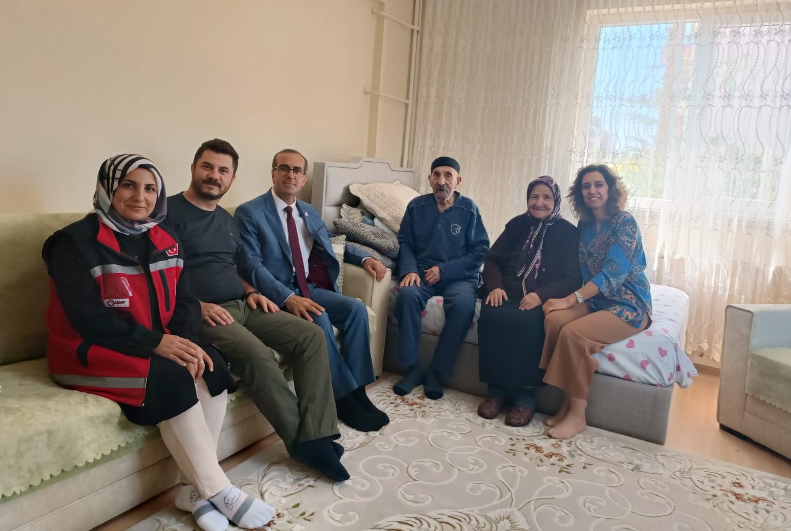 Kore Gazimiz Mehmet Özeker’e Geçmiş Olsun Ziyaretinde Bulunduk