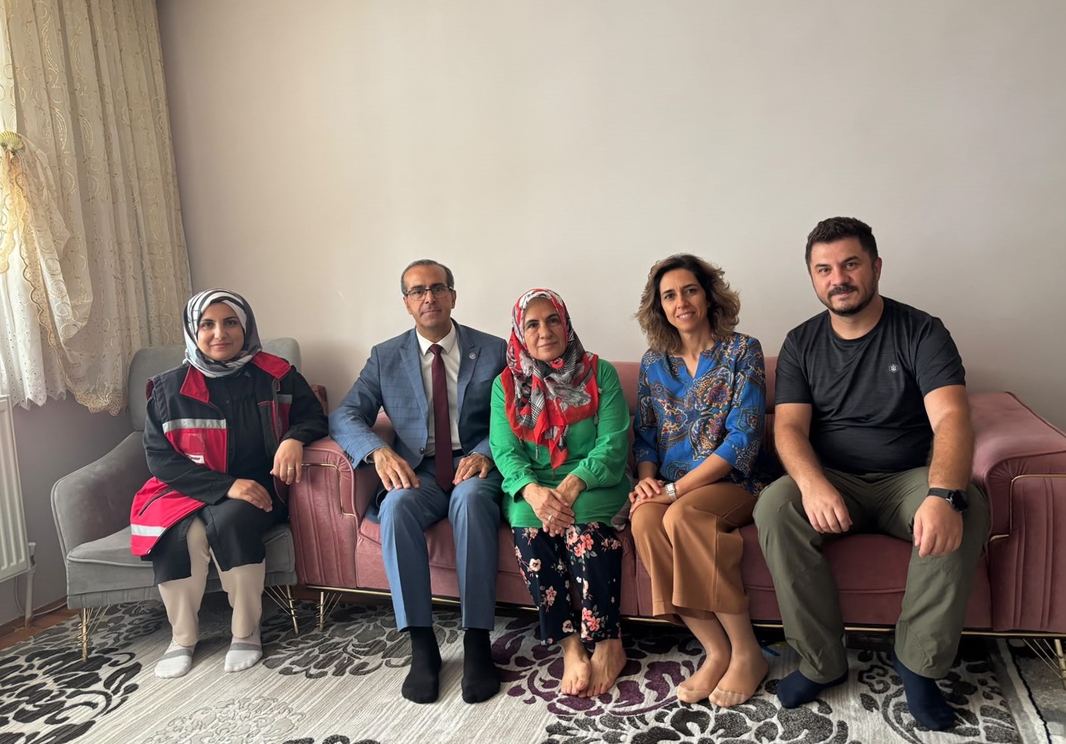 Şehit Polis Memuru Ahmet Özdeş’in Eşine Ziyarette Bulunduk