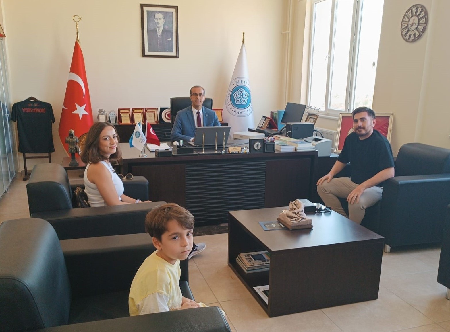 Muş Alparslan Üniversitesi Öğretim Görevlisi’nden Dekanımıza Ziyaret