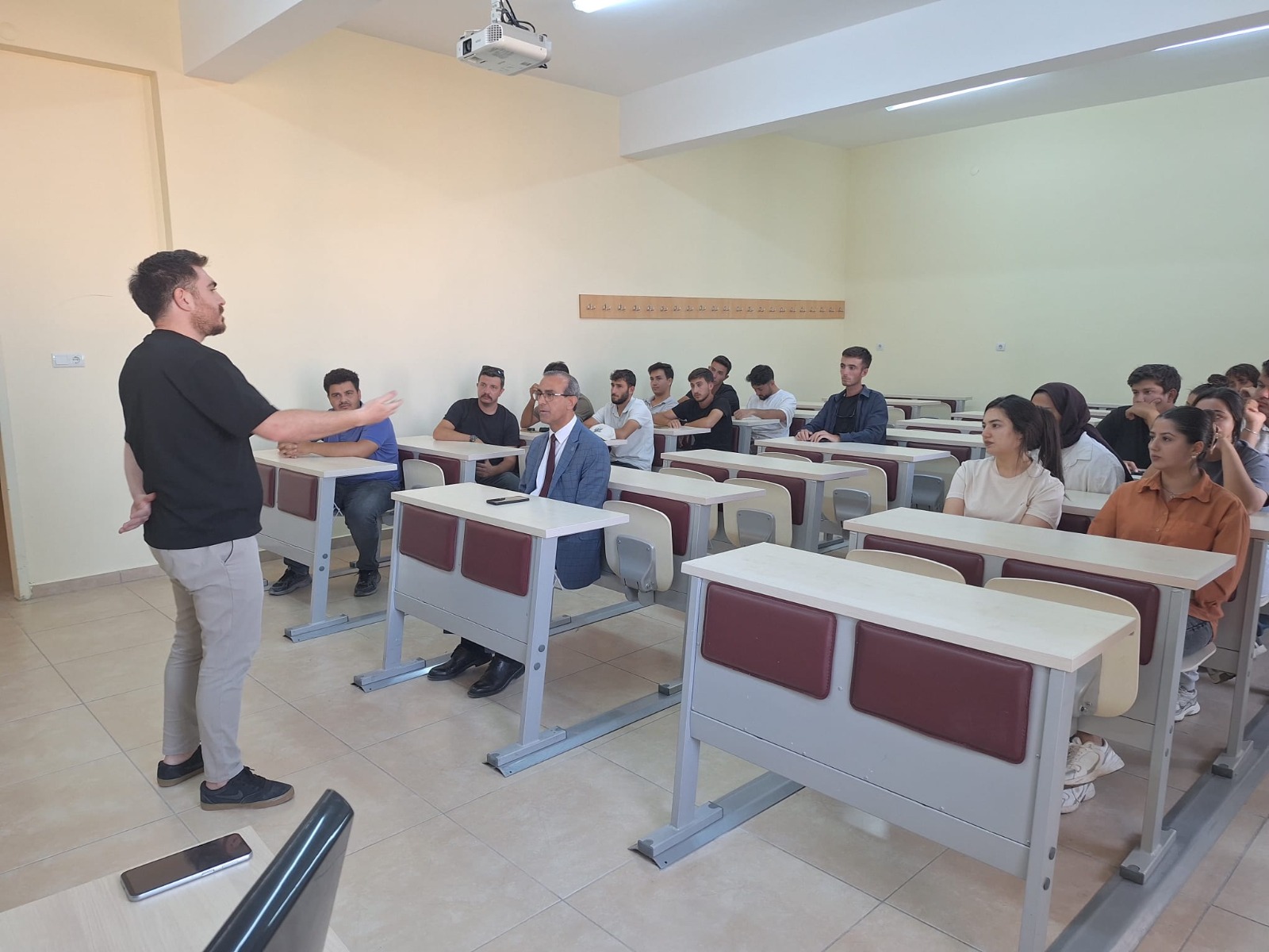 Muş Alparslan Üniversitesi Öğretim Görevlisi, Stajyer Öğrencilerimizle Japonya Deneyimini Paylaştı