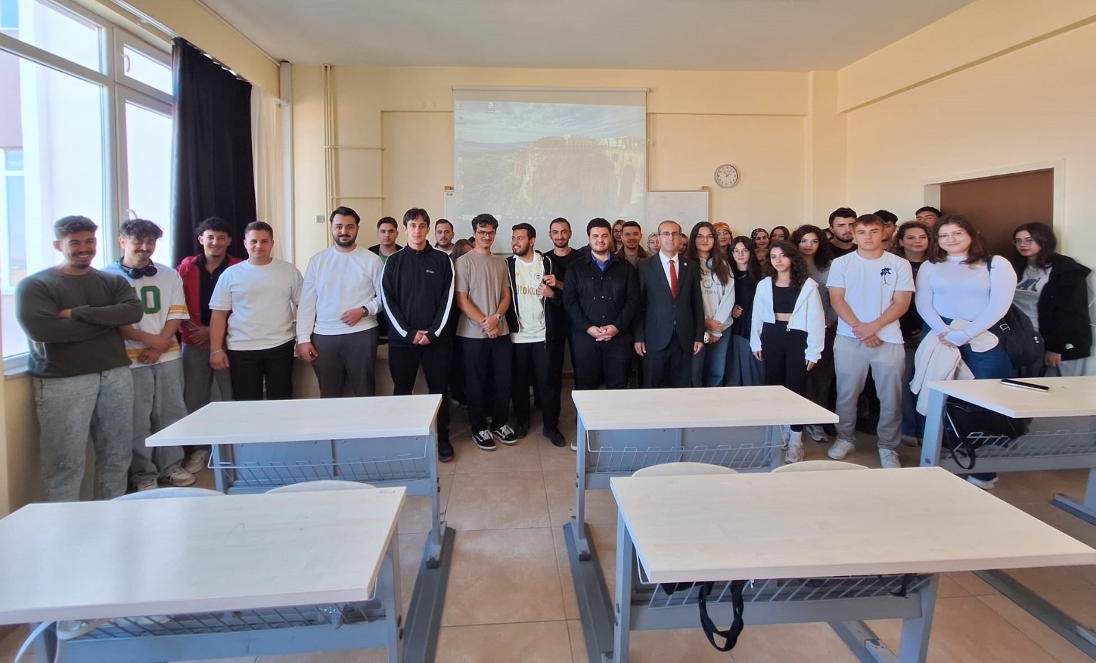 Fakültemizde TÜBİTAK 2209-A/B Tanıtım Sunumu Gerçekleştirildi