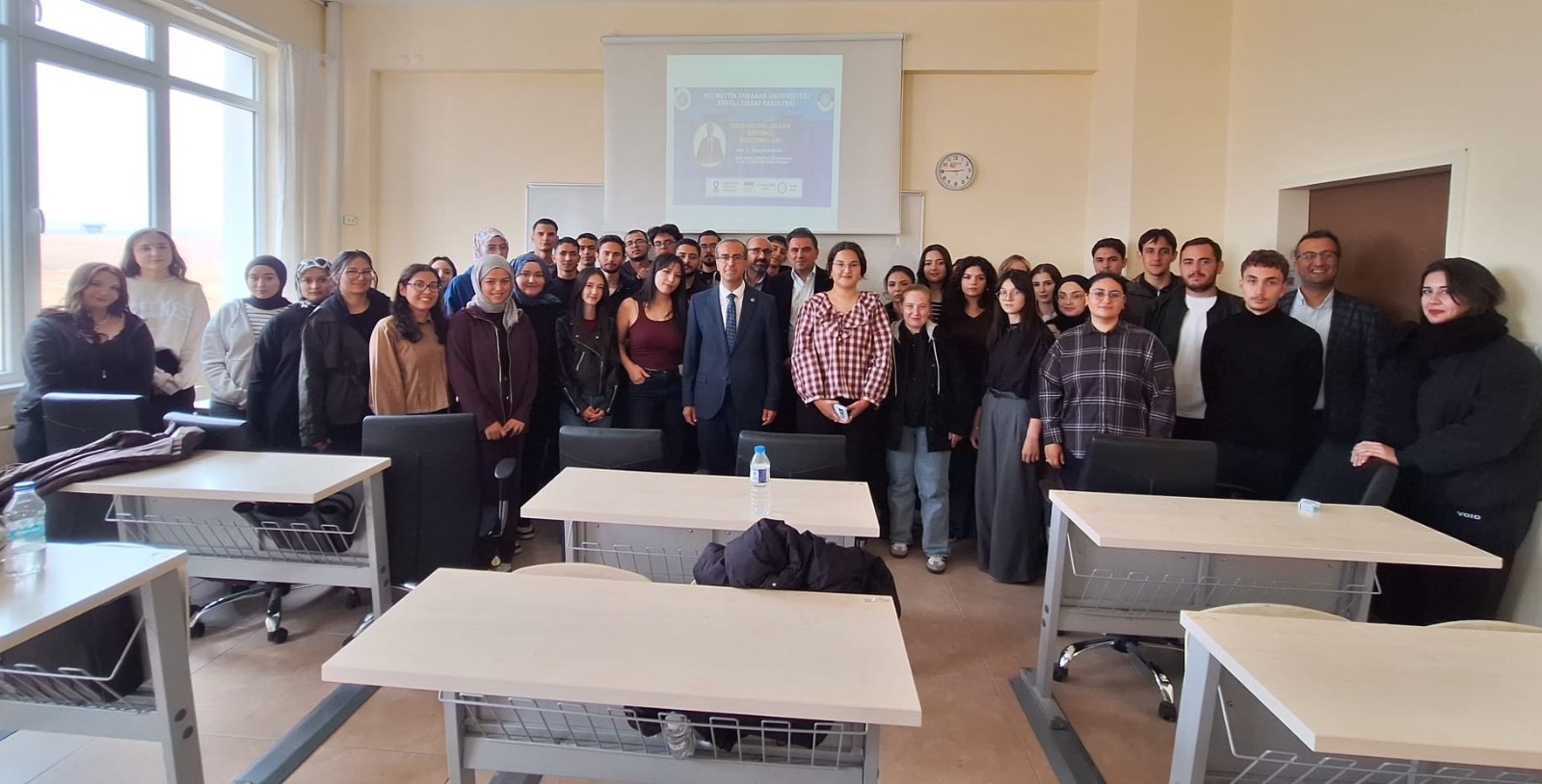 Dekanımız, Fakültemiz 1. Sınıf Öğrencileriyle Geleneksel Dekan-Öğrenci Buluşmasında Bir Araya Geldi