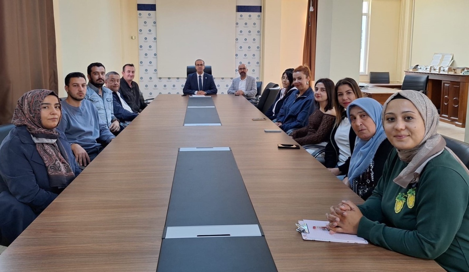 Dekanımız İdari Personelimizle Bir Araya Geldi