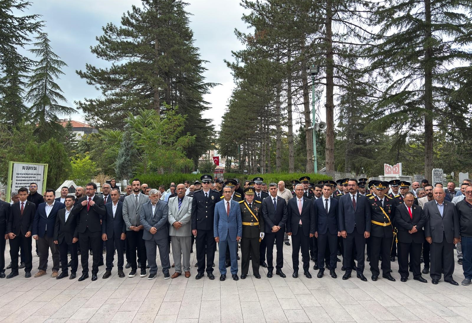 Dekanımız, 30 Ağustos Zafer Bayramı’nın 104. Yıl Dönümü Tebrikat Töreni ve Şehitlik Ziyaretine Katıldı