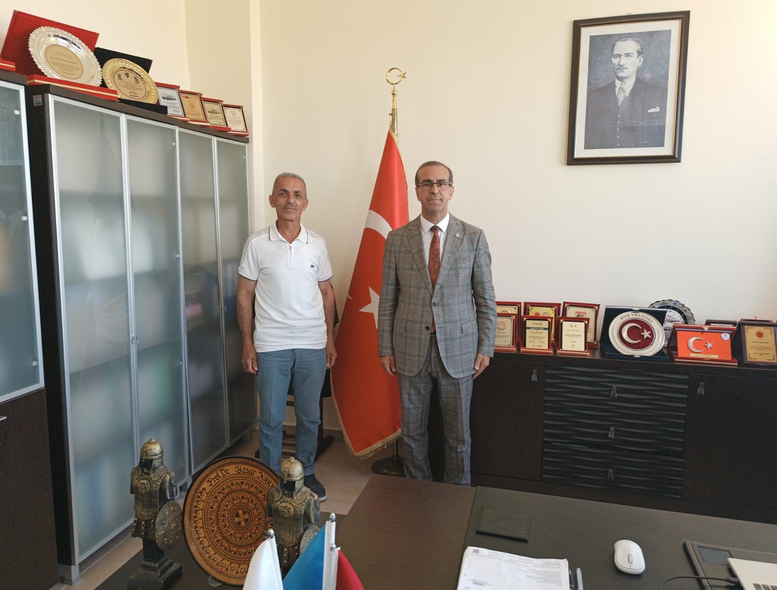 Muş Belediyesi Önceki Dönem Belediye Başkan Yardımcısı Abdullah Avcı’dan Dekanımıza Ziyaret