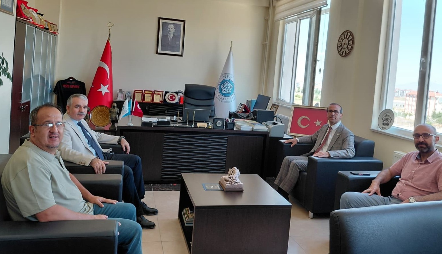 Rektör Yardımcımızdan Dekanımıza Ziyaret