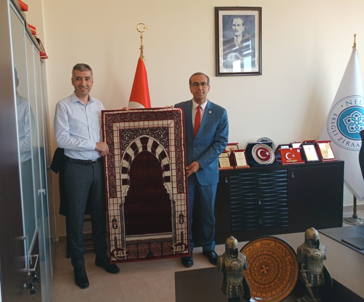 Ticaret Bakanlığı Eski Gümrük Başmüfettişinden Dekanımıza Ziyaret