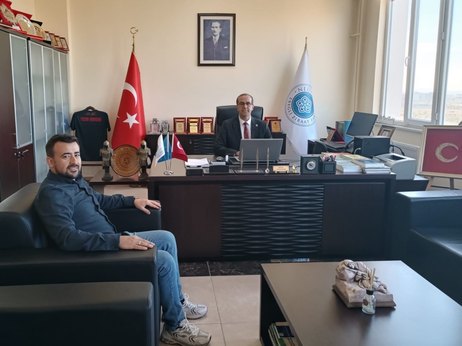 Dr. Yasin Gayretli’den Dekanımıza Veda Ziyareti