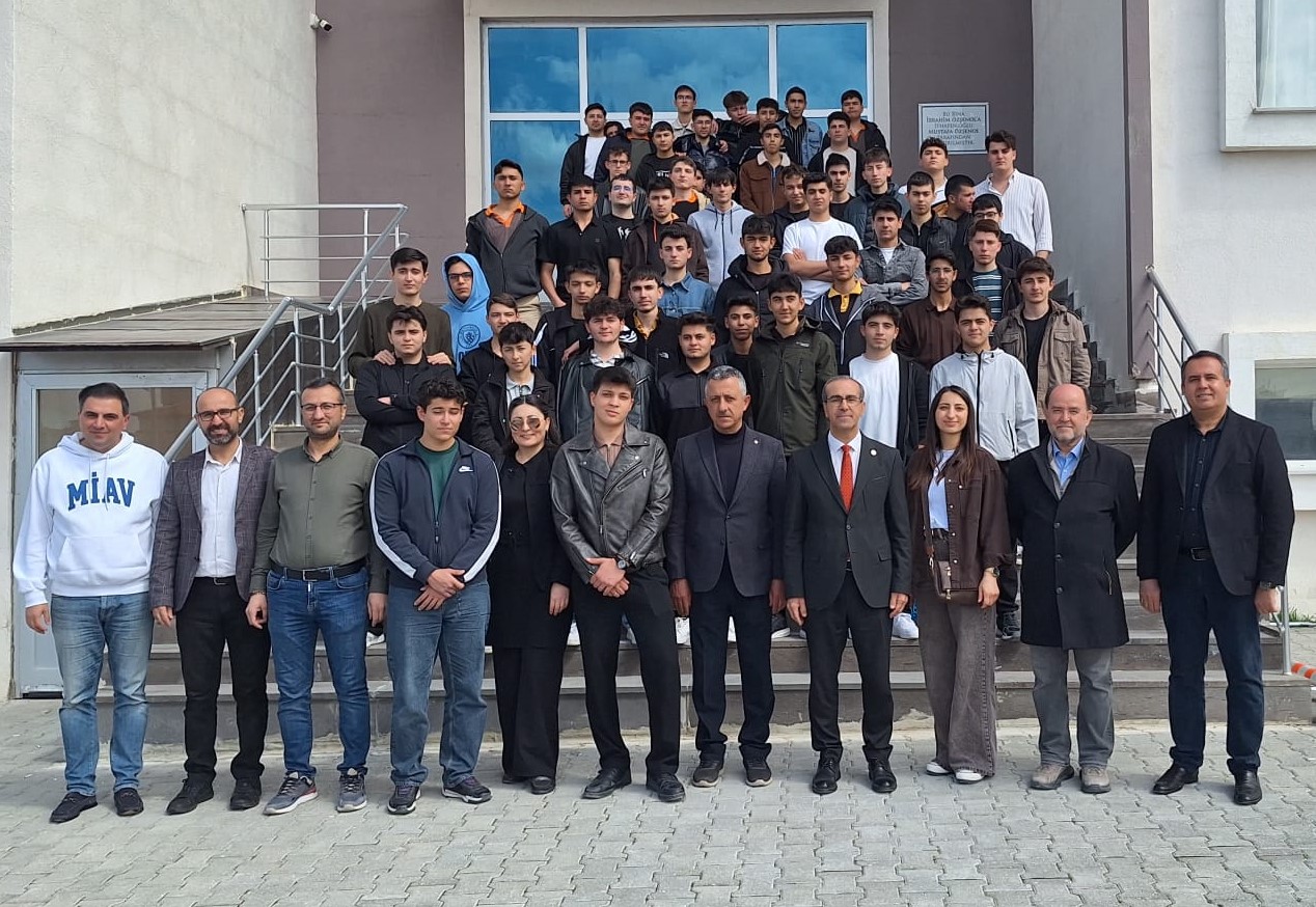 Ereğli Şehit Nurullah Seçen Anadolu İmam Hatip Lisesi Öğrencilerine Fakültemiz Tanıtımı Yapıldı