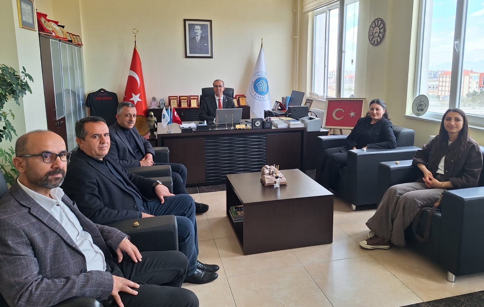 Ereğli Şehit Nurullah Seçen Anadolu İmam Hatip Lisesi Müdürü’nden Dekanımıza Ziyaret