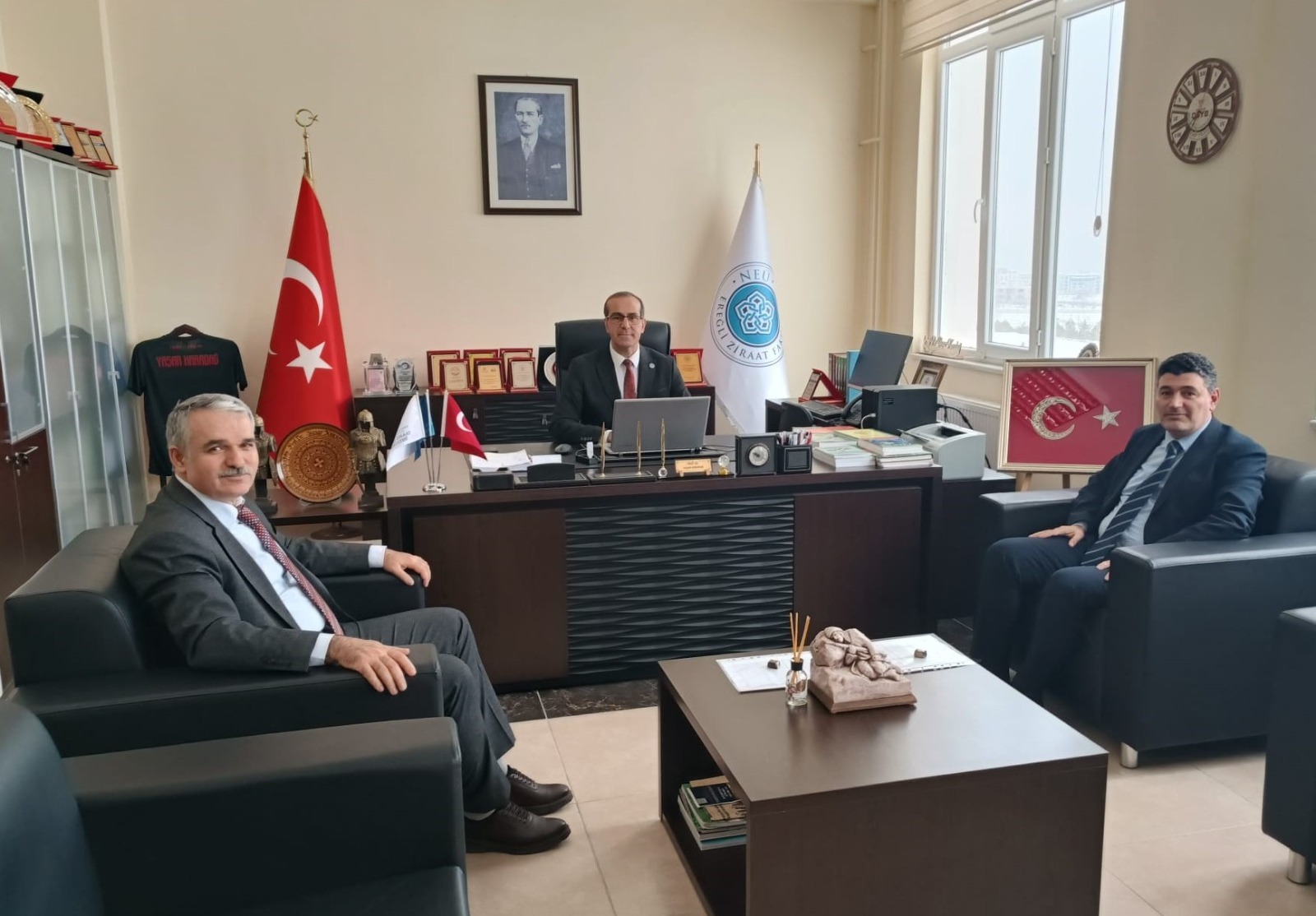 Rektör Yardımcılarımızdan Dekanımıza Ziyaret