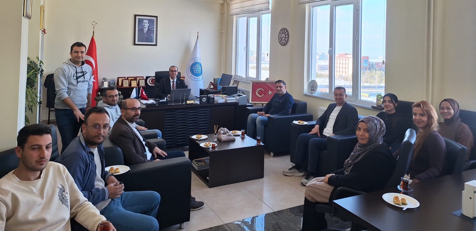 Dekanımız Fakültemiz Dekan Yardımcıları ve İdari Personelimizle Bir Araya Geldi