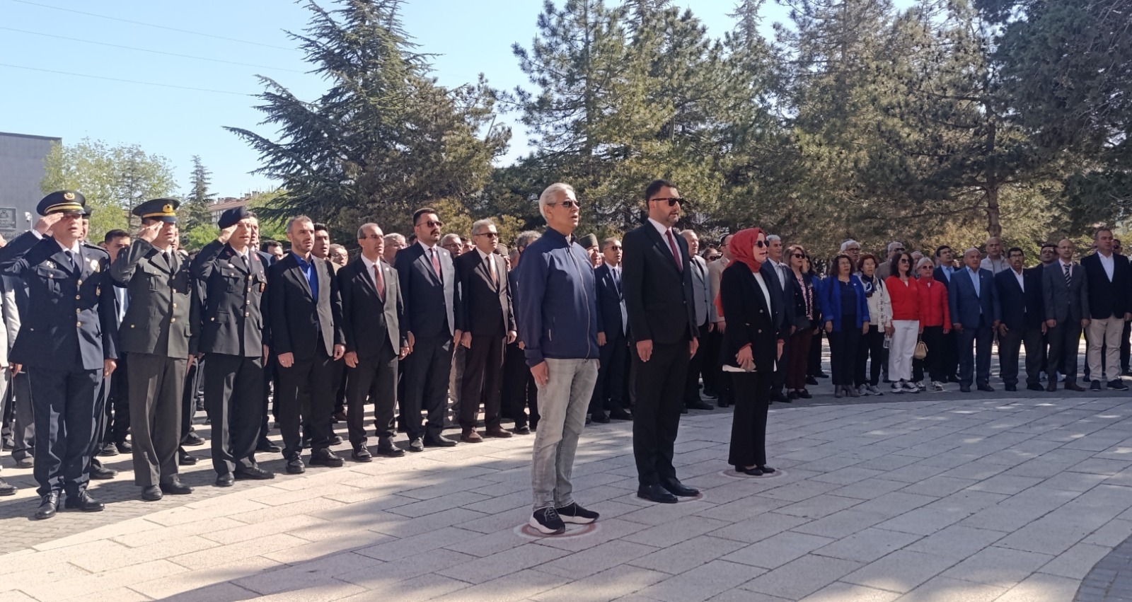 Dekanımız 19 Mayıs Atatürk’ü Anma, Gençlik ve Spor Bayramı Kapsamında Çelenk Sunma Törenine katıldı