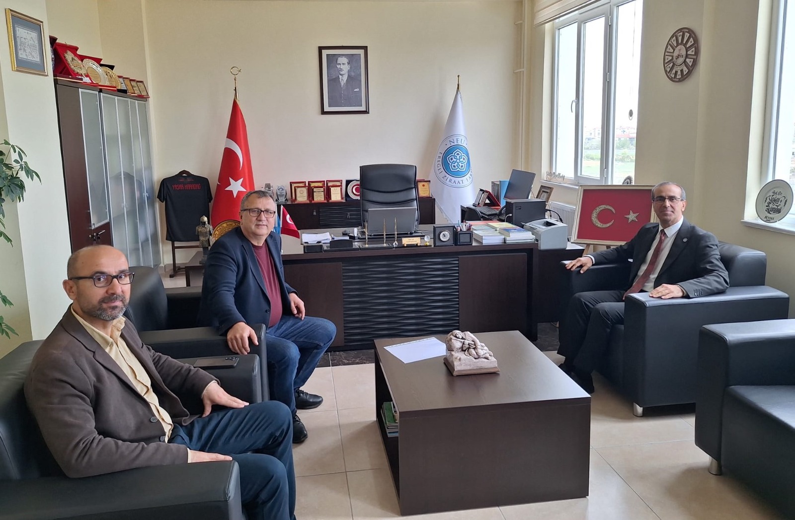 Ereğli Ziraat Fakültesi Önceki Dönem Dekanı Prof. Dr. Önder Türkmen Dekanımızı Ziyaret Etti