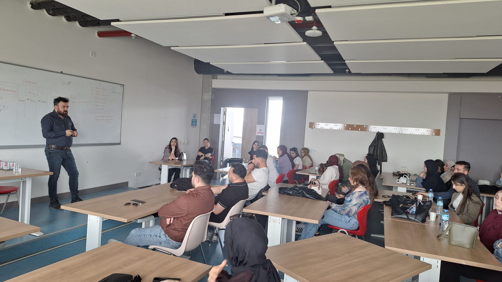Meslek Pratiği ve Etiği Dersi kapsamında Sn. İsmail Malçok Öğrencilerimizle Bir Araya Geldi