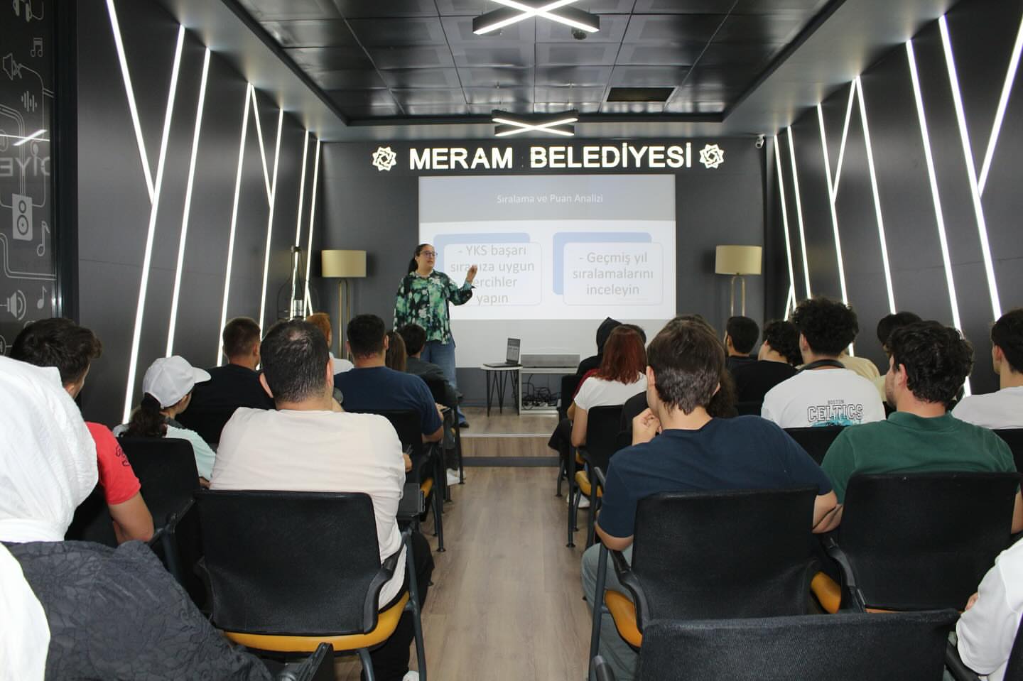 “Bi Meramımız Var! O Da Gençlik”