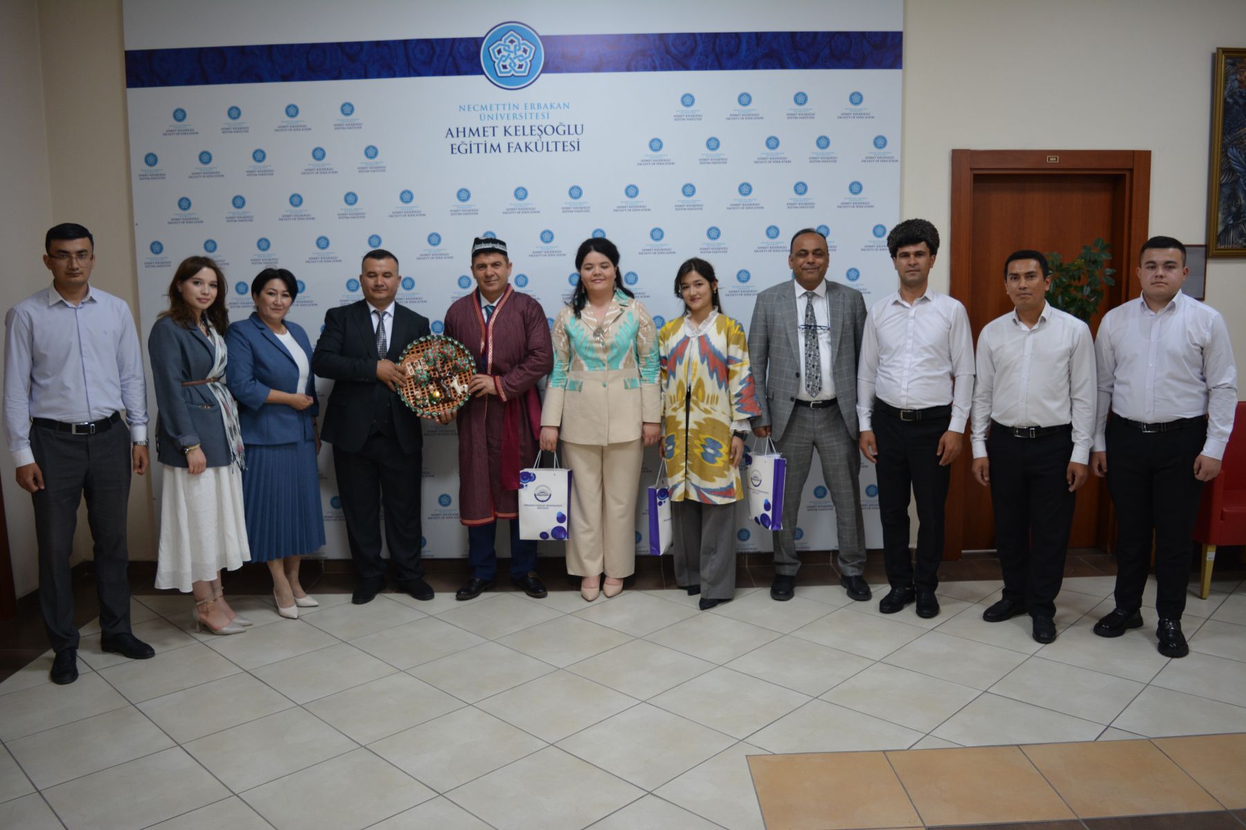 Özbekistan Urgench Devlet Eğitim Enstitüsü’nden (Urgench State Pedagogical Institute) gelen misafirlerimiz fakültemizi ziyaret etti